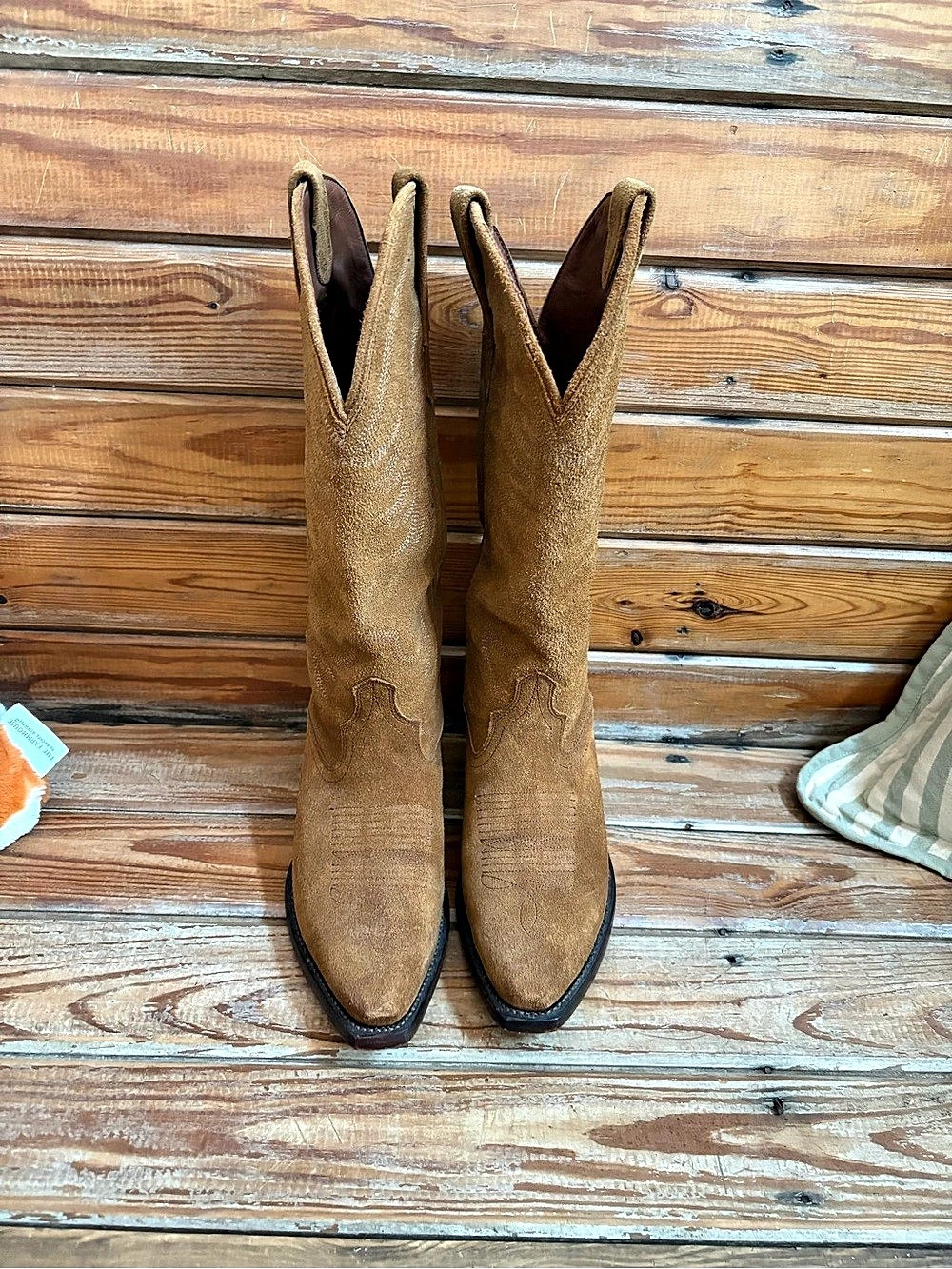 Tecovas The Annie Western Boots in sienna suede